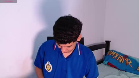 Snapshot of santiago_foxx chatting on 02.21.26 santi online show from 02.21.26