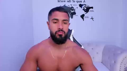 santiago_huntt online show from 09.12.25