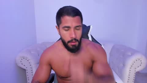 santiago_huntt online show from 10.07.25