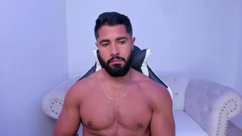 santiago_huntt online show from 12.01.25