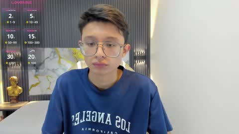 santiago_russo18 online show from 10.05.25