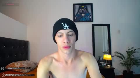 Snapshot of santiagocutex chatting on 09.28.25 SANTAGO online show from 09.28.25