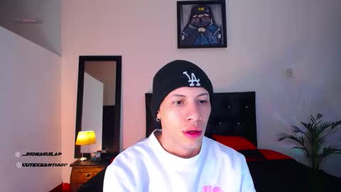 Snapshot of santiagocutex chatting on 10.26.25 SANTAGO online show from 10.26.25