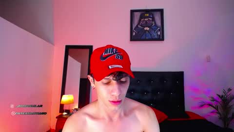 Snapshot of santiagocutex chatting on 10.26.25 SANTAGO online show from 10.26.25