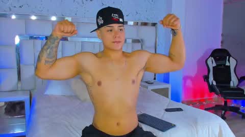 Santi Reyes online show from 11.07.25