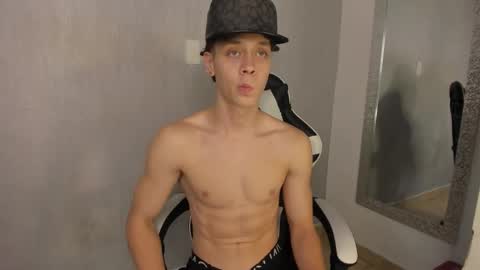 Julius Novachrono  online show from 10.15.25