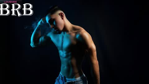 Santiago Seans online show from 11.05.25