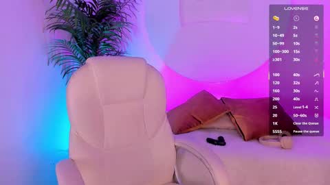 Santii online show from 10.25.25