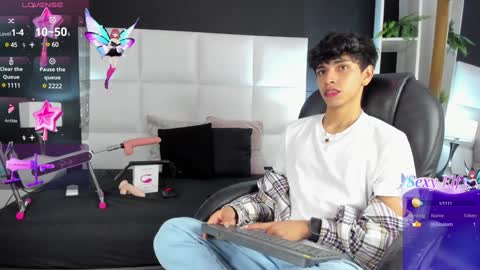 Santiago Carrington online show from 12.18.24