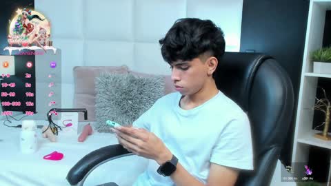 Santiago Carrington online show from 12.27.24