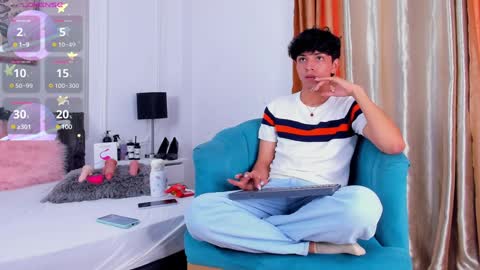 Santiago Carrington online show from 02.03.25