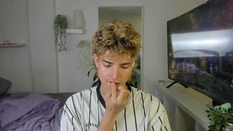 kitty online show from 11.08.25