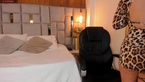 Saori  online show from 02.15.25