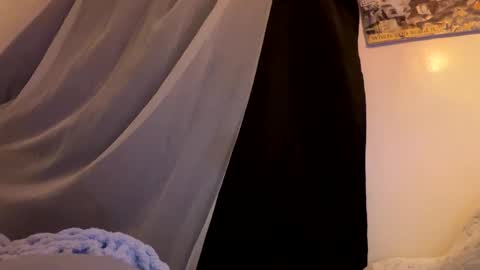 Snapshot of sapphire_honest chatting on 12.28.24 sapphire online show from 12.28.24