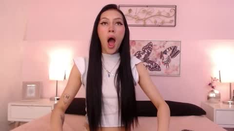 Sara online show from 10.26.25