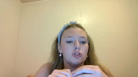 Snapshot of sara9920 chatting on 04.06.26 sara9920 online show from 04.06.26