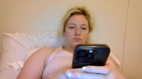 Snapshot of sara9920 chatting on 04.30.26 sara9920 online show from 04.30.26