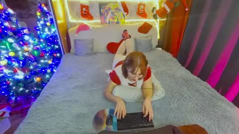 sara  foxy online show from 12.28.24