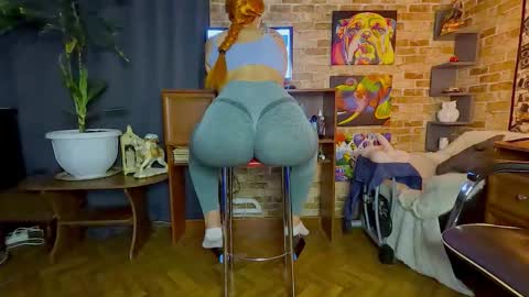 Snapshot of sara__foxy chatting on 11.11.25 sara foxy online show from 11.11.25