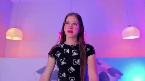 Snapshot of sara__jones_ chatting on 12.22.24 sara__jones_ online show from 12.22.24