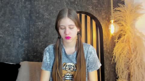 Snapshot of sara__jones_ chatting on 01.14.25 sara__jones_ online show from 01.14.25