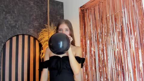 Snapshot of sara__jones_ chatting on 01.19.25 sara__jones_ online show from 01.19.25