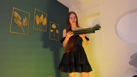 Snapshot of sara__jones_ chatting on 01.22.25 sara__jones_ online show from 01.22.25