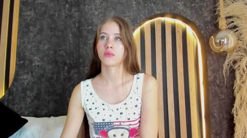 Snapshot of sara__jones_ chatting on 02.03.25 sara__jones_ online show from 02.03.25