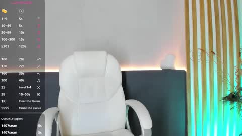 Snapshot of sara__jones_ chatting on 02.27.25 sara__jones_ online show from 02.27.25