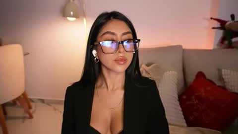 Sara  online show from 12.18.25