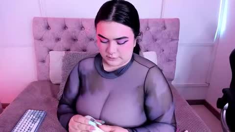 SARA ARIAS  online show from 11.08.25