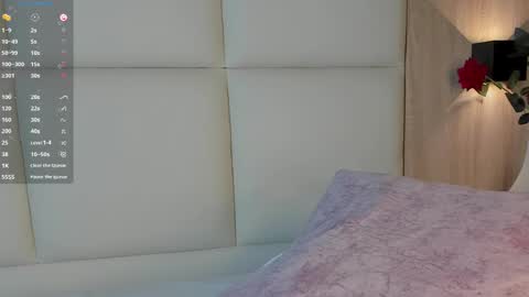 Snapshot of sara_castro24 chatting on 12.23.24 Sara online show from 12.23.24