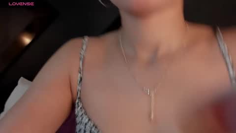 Snapshot of sara_castro24 chatting on 02.28.25 Sara online show from 02.28.25