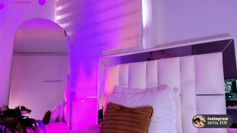 Snapshot of sara_goddess01 chatting on 09.23.25 Sara online show from 09.23.25