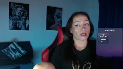 Snapshot of sara_guzman3788 chatting on 05.17.26 Sara online show from 05.17.26