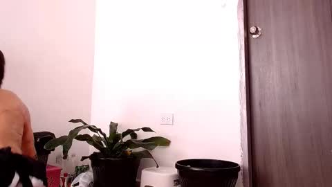 sara_johnson__ online show from 11.15.25