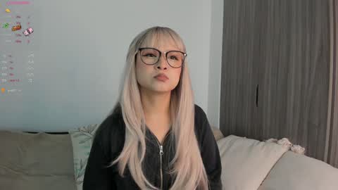 Sara  new account  give me thomb up  Follow me   help me reach 15k followers again   online show from 01.16.25