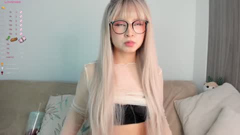 Sara  new account  give me thomb up  Follow me   help me reach 15k followers again   online show from 02.09.25