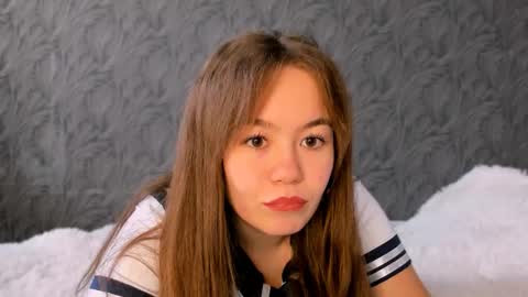 Snapshot of sara_kox chatting on 10.13.25 sara_kox online show from 10.13.25