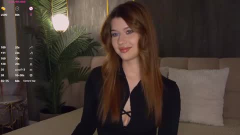 Snapshot of sara_lewiis chatting on 07.29.26 Sara online show from 07.29.26