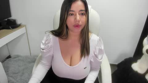 Snapshot of sara_lizcano chatting on 02.17.25 sarah LIZCANO....... online show from 02.17.25