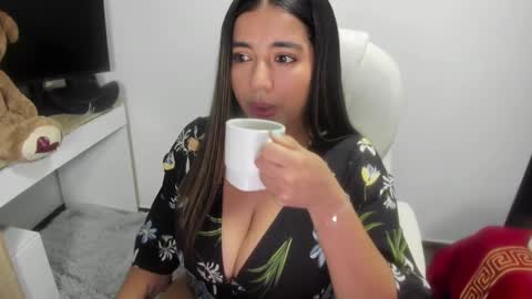 Snapshot of sara_lizcano chatting on 02.27.25 sarah LIZCANO....... online show from 02.27.25