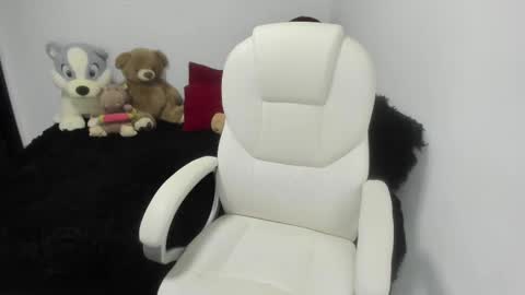 Snapshot of sara_lizcano chatting on 03.04.25 sarah LIZCANO....... online show from 03.04.25