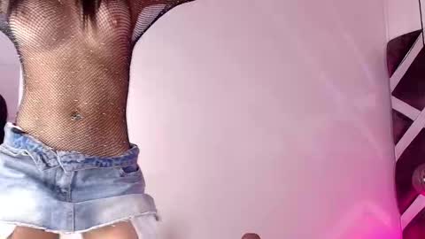 Snapshot of sara_lopee1 chatting on 09.21.25 sara_lopee1 online show from 09.21.25