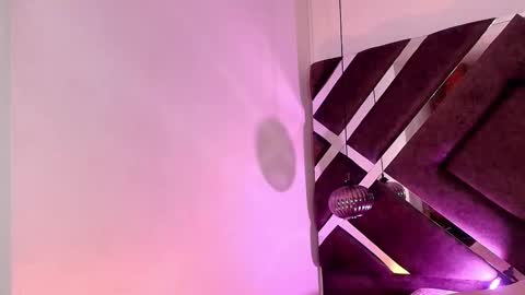 Snapshot of sara_lopee1 chatting on 09.22.25 sara_lopee1 online show from 09.22.25