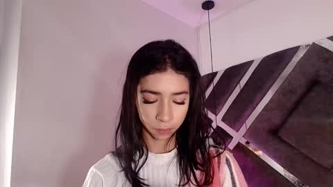 Snapshot of sara_lopee1 chatting on 10.06.25 sara_lopee1 online show from 10.06.25