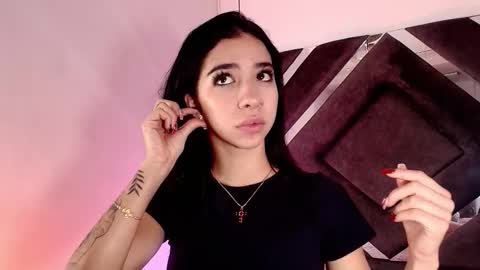 Snapshot of sara_lopee1 chatting on 10.12.25 sara_lopee1 online show from 10.12.25