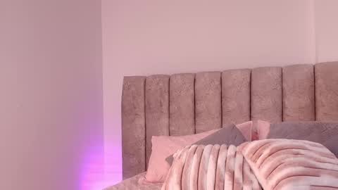 Snapshot of sara_lopee1 chatting on 11.06.25 sara_lopee1 online show from 11.06.25