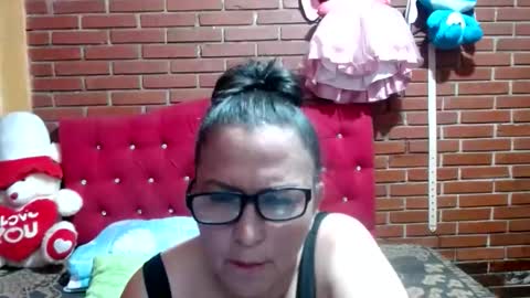 Snapshot of sara_love43 chatting on 05.30.26 Sara love online show from 05.30.26