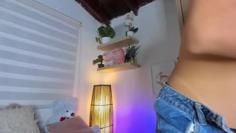 Snapshot of sara_madrid_ chatting on 04.30.26 online show from 04.30.26